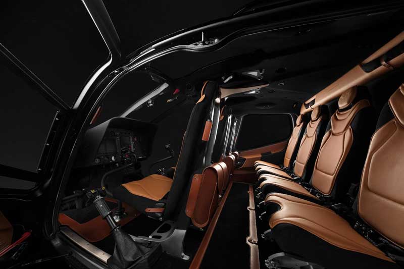 Amura,AmuraWorld,AmuraYachts, Los interiores están inspirados en el DB11 de Aston Martin.