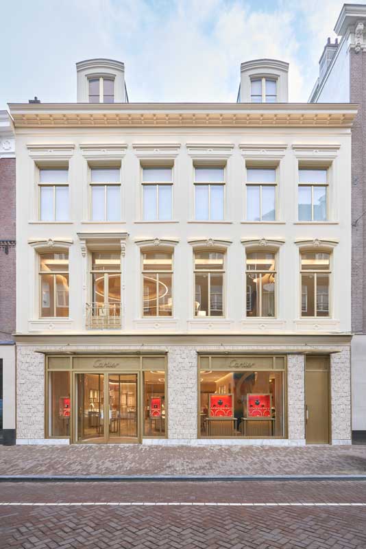 Amura,AmuraWorld,AmuraYachts, La fachada principal de la nueva tienda de Cartier en Ámsterdam.