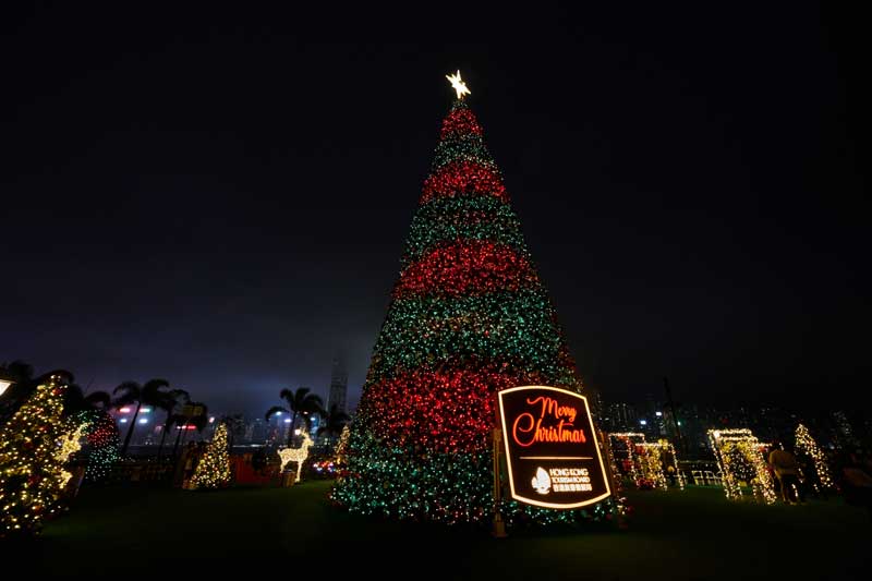 Amura,AmuraWorld,AmuraYachts, El árbol de Navidad al aire libre más alto de Hong Kong está en West Kowloon.