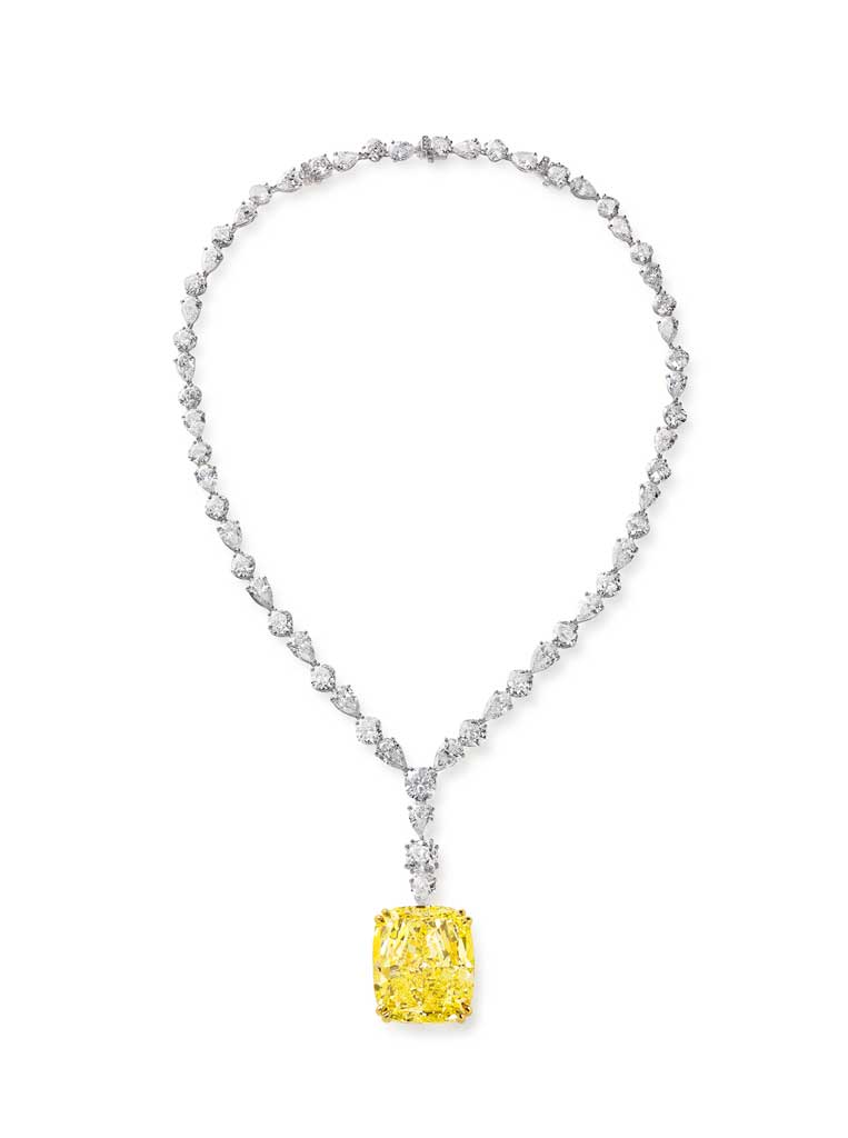 Amura,AmuraWorld,AmuraYachts, Collar de oro ético blanco y amarillo certificado <em>Fairmined</em>, engastado con diamantes blancos talla pera y talla cojín (27.63 cts.) y un diamante <em>fancy vivid yellow</em> talla cojín de 100 quilates.
