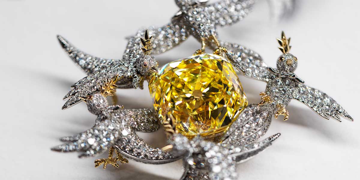 Tiffany exhibe obra maestra con el diamante amarillo