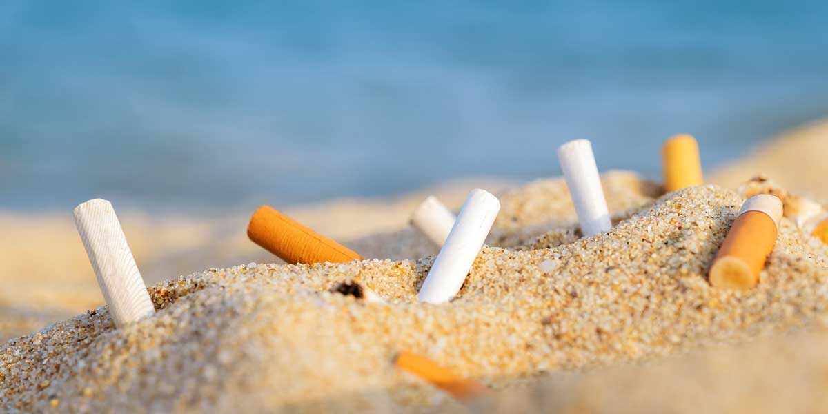 Colillas de cigarro: 300 mil toneladas de microplásticos