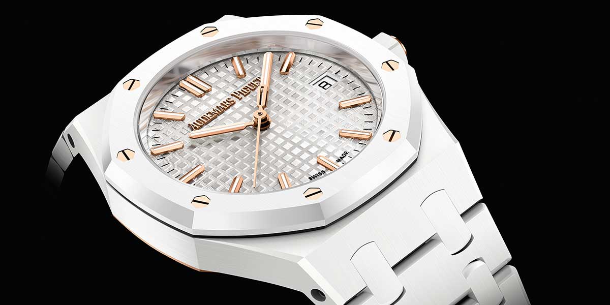Audemars Piguet presents its first model of the Royal Oak in white ceramic