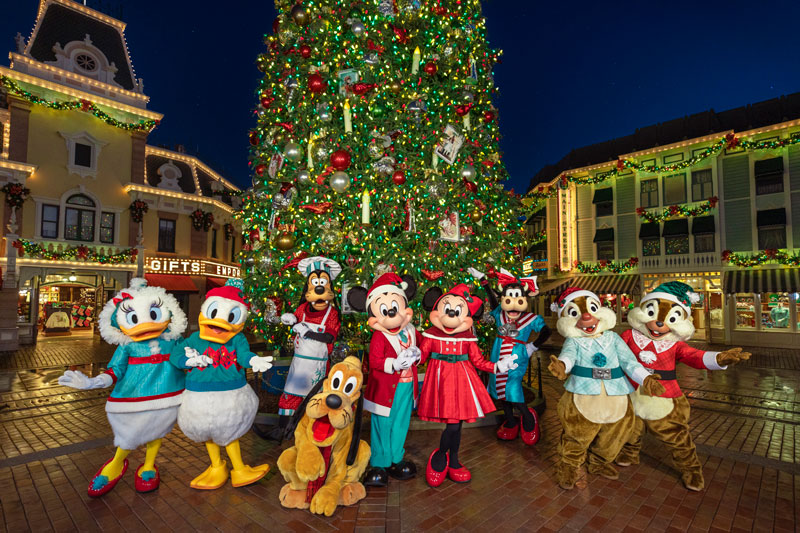 Amura,AmuraWorld,AmuraYachts, Los personajes de Walt Disney estrenarán trajes navideños.