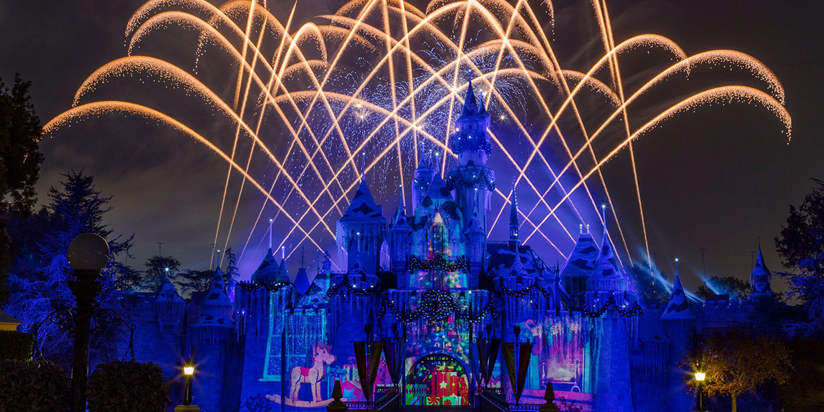 Inician las Fiestas en Disneyland Resort