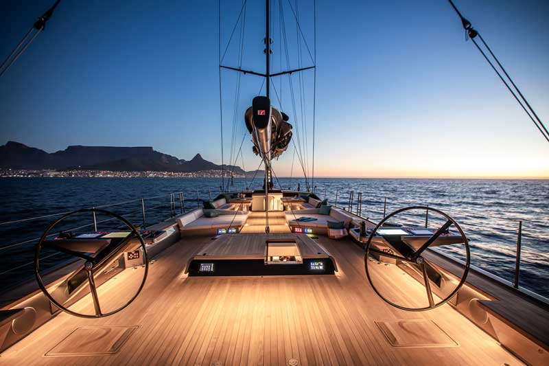 Amura,AmuraWorld,AmuraYachts, Los cómodos interiores del SW108 <em>Gelliceaux</em> invitan a los pasajeros a disfrutar del viaje.