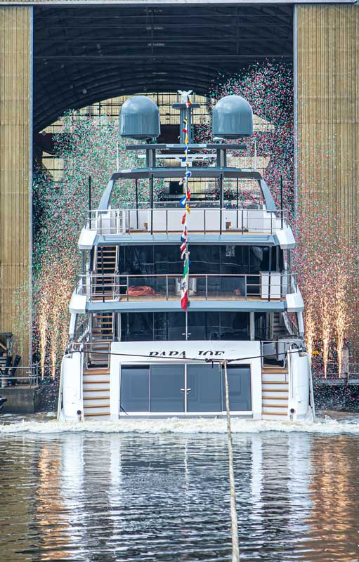 Amura,AmuraWorld,AmuraYachts, La tradición de la botadura de yates se mantiene en Benetti.