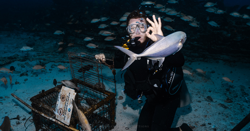 Amura,AmuraWorld,AmuraYachts, Monitoreo de tiburones realizado por pescadores de Coop Kab Xok. / Foto: Malek Bee Productions.