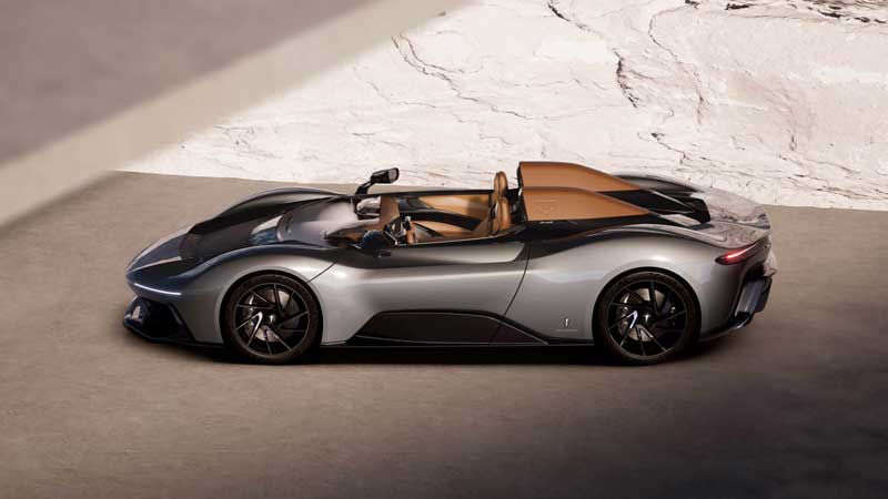 Amura,AmuraWorld,AmuraYachts, La versión <em>Dark</em> <em>Knight </em>del B95 Hyper Barchetta.