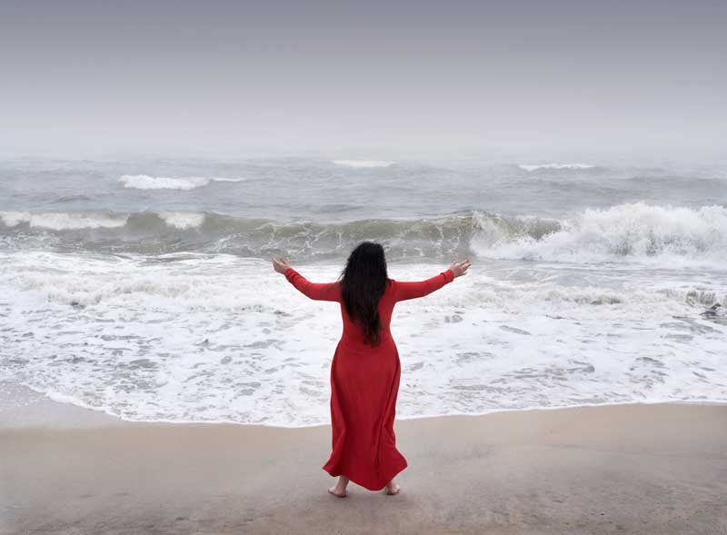 Amura,AmuraWorld,AmuraYachts, <u>Marina Abramović (n. 1946), </u><em><u><i>Performance for the Oceans (Performance para los océanos</i></u></em><u>), 2024. Impresión C. 150 x 203 cm.</u>