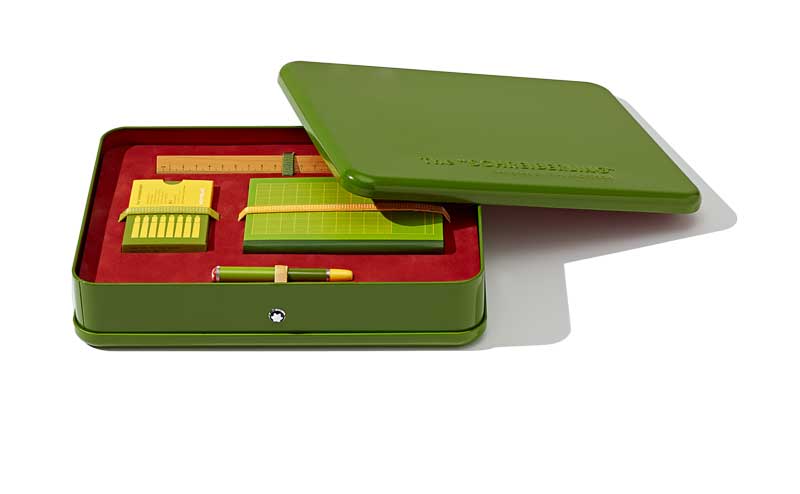 Amura,AmuraWorld,AmuraYachts, Montblanc Schreiberling Edición Limitada 1969 se presenta en una caja de metal verde con el interior de color coral.