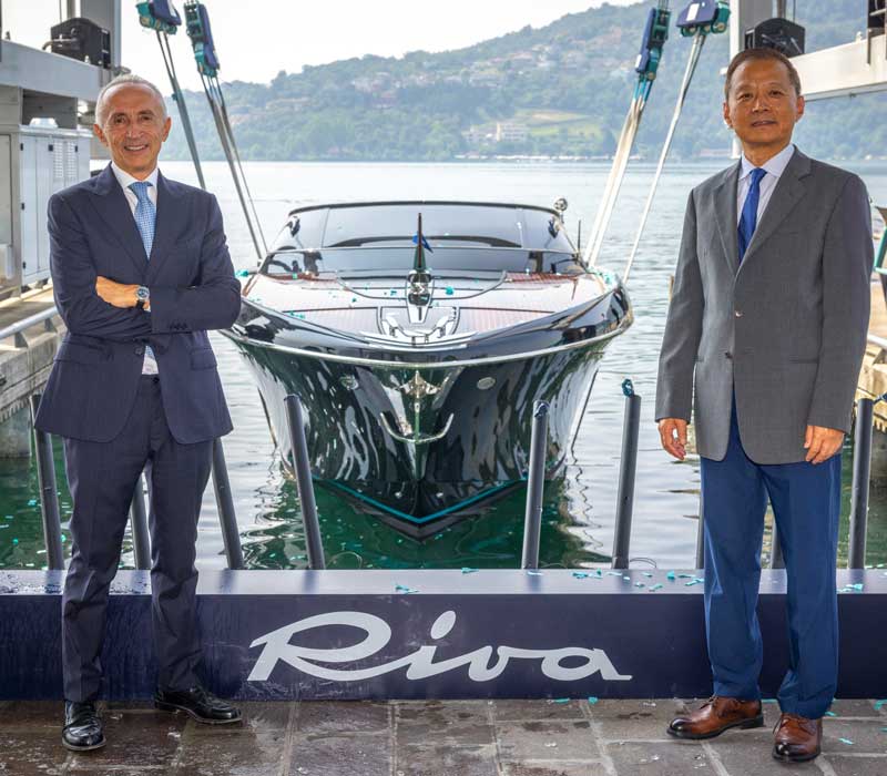 Amura,AmuraWorld,AmuraYachts, Alberto Galassi y Jiang Kui, con el centésimo modelo Rivamare.