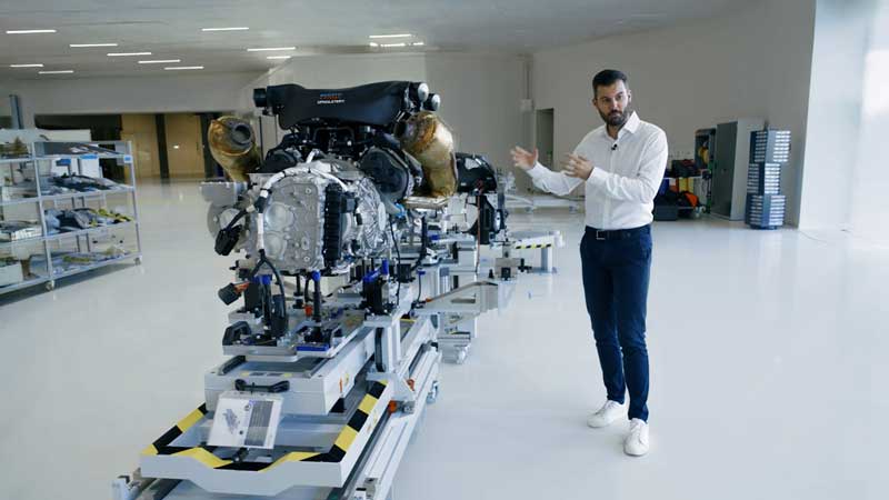 Amura,AmuraWorld,AmuraYachts, <em>“No hemos añadido motores eléctricos a un motor de combustión; hemos creado una síntesis armoniosa que potencia lo mejor de ambos mundos. Así es como la electrificación debe mejorar, y no comprometer, la experiencia de conducción”.</em><strong> Mate Rimac</strong>, director ejecutivo de Bugatti Rimac.