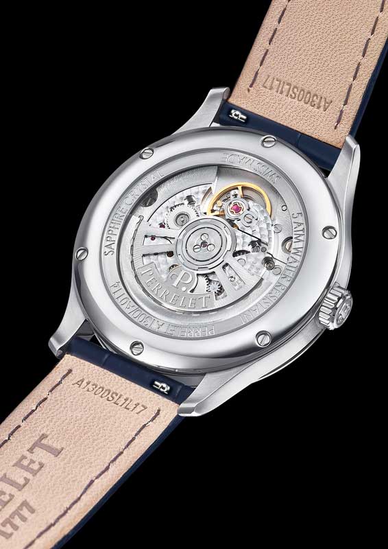 Amura,AmuraWorld,AmuraYachts, El cristal de zafiro permite observar el calibre automático P-321 del Weekend Aventurine de Perrelet.