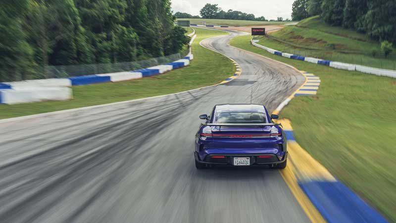 Amura,AmuraWorld,AmuraYachts, En el circuito Road Atlanta, el piloto Patrick Long impuso una marca de 1:27.1 minutos al volante de un Porsche Taycan Turbo GT.