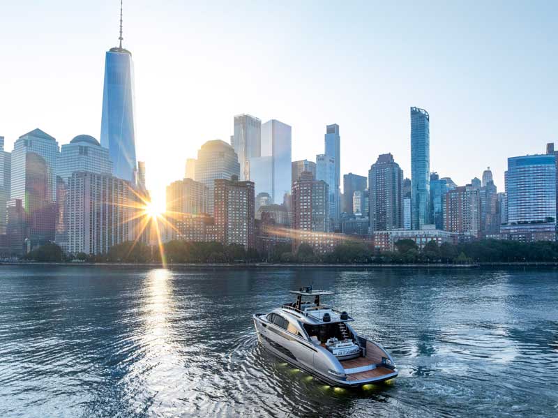 Amura,AmuraWorld,AmuraYachts, Teniendo como escenario la ciudad de <strong>Nueva York, </strong>el<strong> </strong><strong><b>Pershing GTX80</b></strong> se promueve en el corazón de la <em>Gran Manzana.</em>