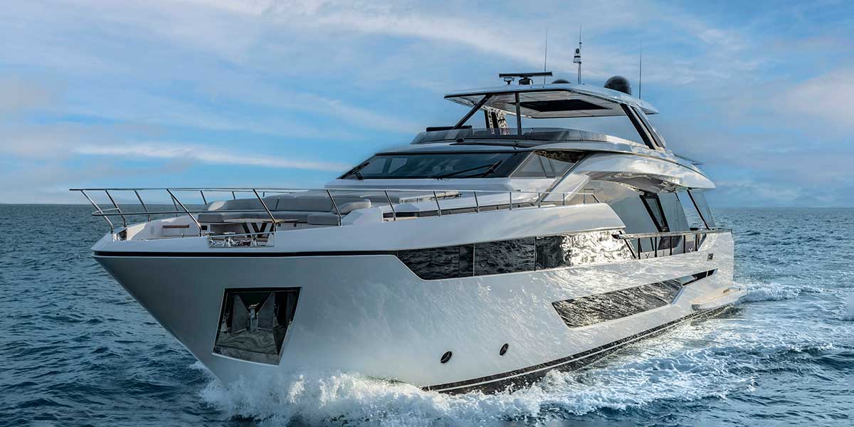 Ferretti Yachts 940: un estilo de vivir en el mar