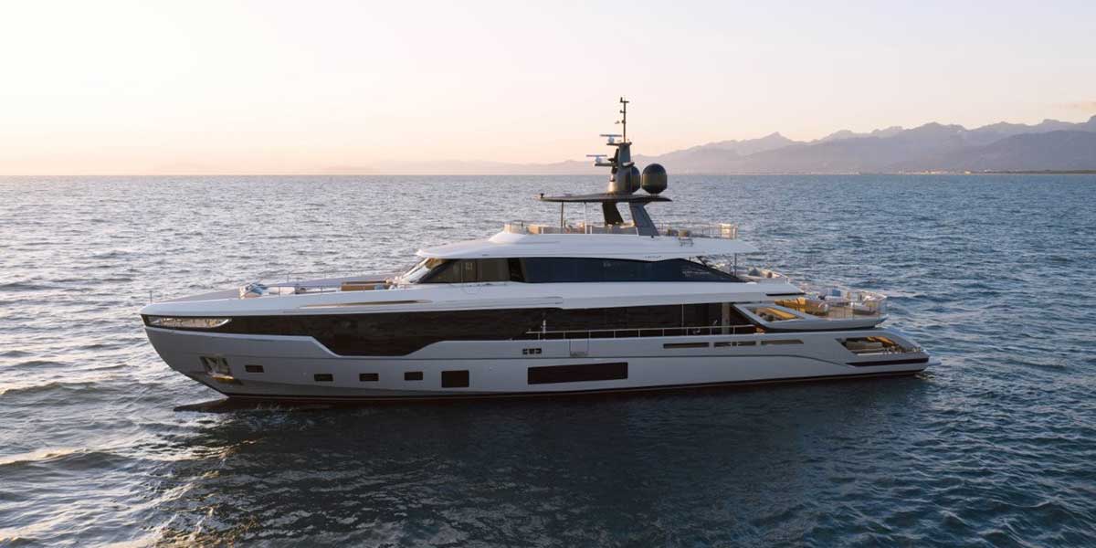 Azimut Grande Trideck: Barefoot Luxury en movimiento