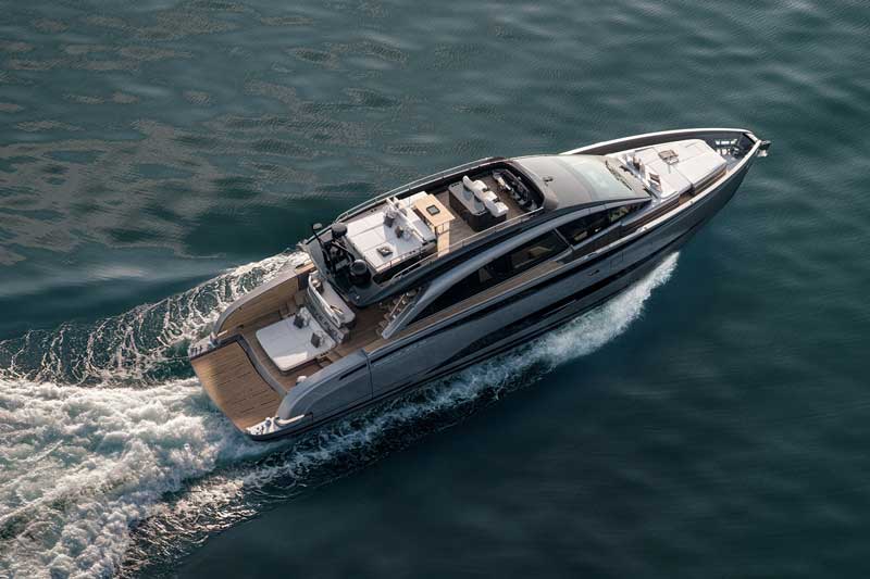 Amura,AmuraWorld,AmuraYachts, El GTX70 de Pershing desarrolla 36 nudos de velocidad máxima y 30 nudos de crucero.