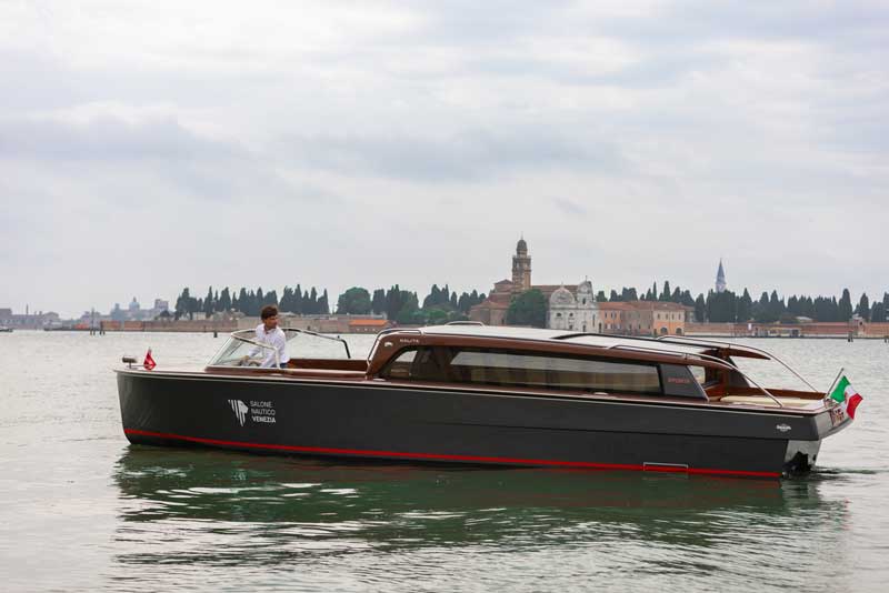 Amura,AmuraWorld,AmuraYachts, Fueron consultados los taxistas venecianos en el proceso de diseño de <em>Lucietta</em>.