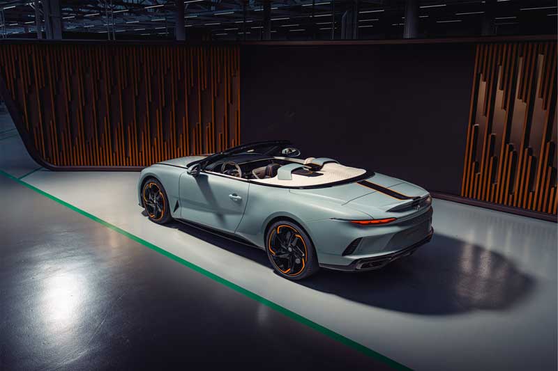 Amura,AmuraWorld,AmuraYachts, Mulliner, Batur Convertible Car Zero se presentó en el Goodwood Festival of Speed y el Monterey Car Week.