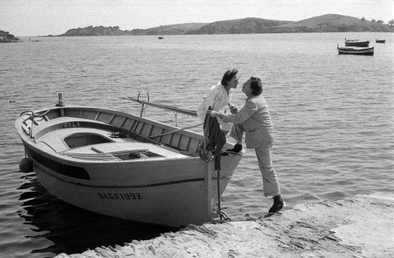 Amura,AmuraWorld,AmuraYachts, Dalí y su mujer en Cadaqués. © Foto 12 / Alamy.