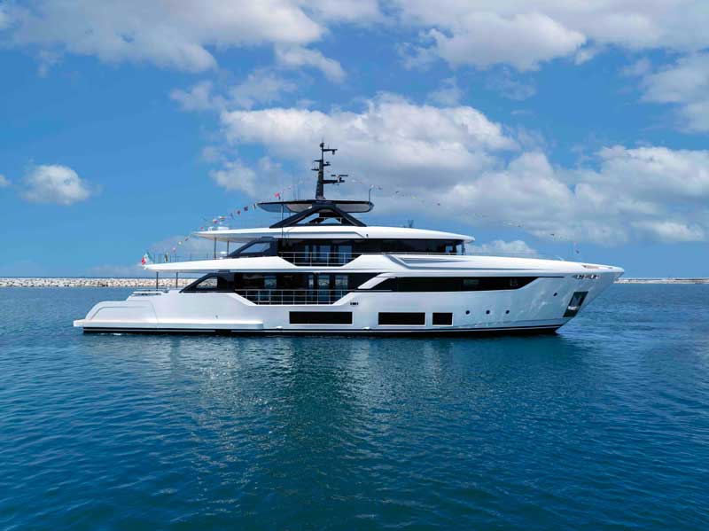 Amura,AmuraWorld,AmuraYachts, Custom Line Navetta 38.