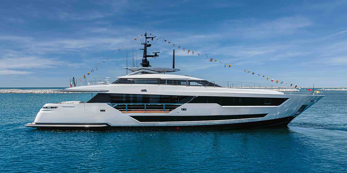 Custom Line aumenta su flota