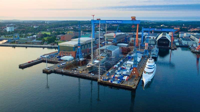 Amura,AmuraWorld,AmuraYachts, German Naval Yards cuenta con el dique seco más grande de la región del mar Báltico, con 426 metros de longitud.