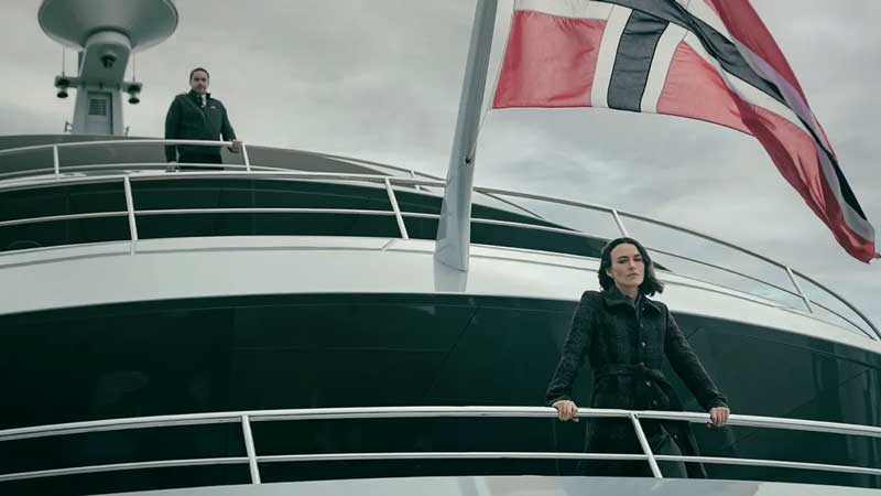 Amura,AmuraWorld,AmuraYachts, <em>Laura Blacklock</em> (Keira Knightley), en una escena de <em>La Mujer del Camarote 10.</em>