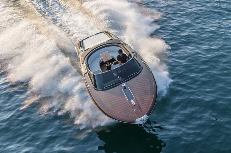 Amura,AmuraWorld,AmuraYachts, Riva Aquariva Special desarrolla una velocidad máxima de 40.5 nudos.