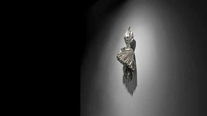 Amura,AmuraWorld,AmuraYachts, Lynda Benglis, <em>Máscara II</em>, 1991.