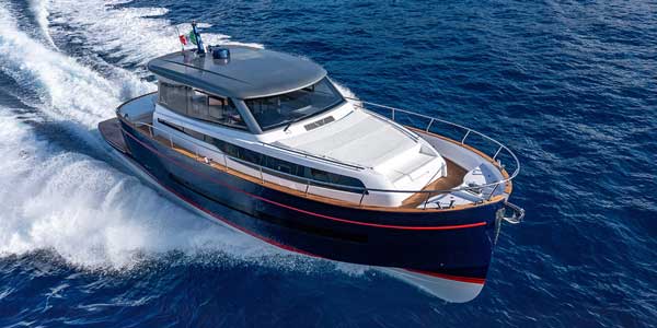 Gozzo 48 Cabin, excelencia artesanal italiana