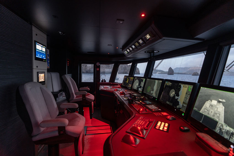 Amura,AmuraWorld,AmuraYachts, La cabina de mando de <em>Maverick.</em>