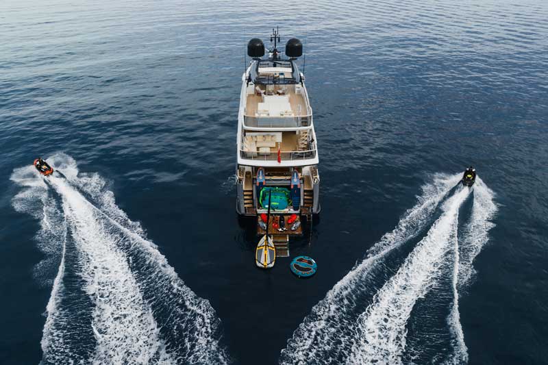 Amura,AmuraWorld,AmuraYachts, De la emoción de las montañas nevadas a la serena tranquilidad del mar.