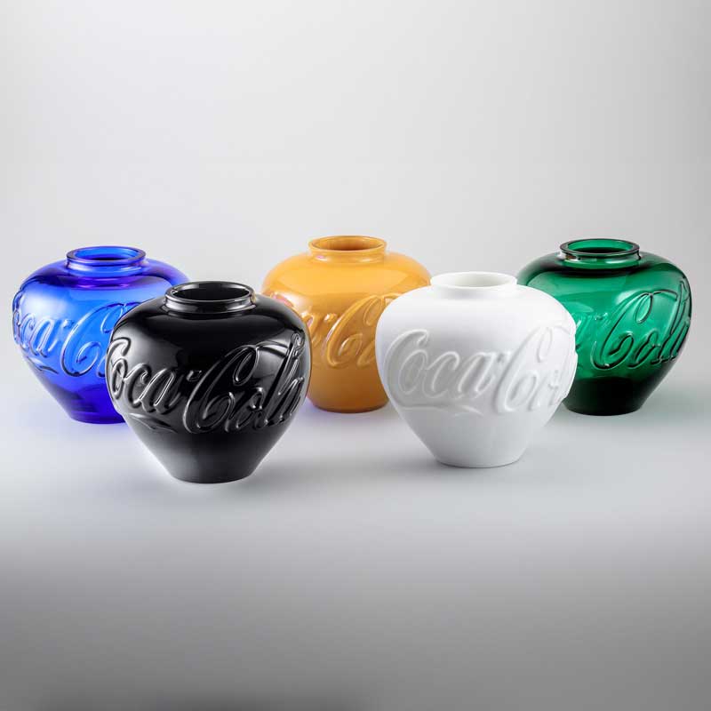 Amura,AmuraWorld,AmuraYachts, <em><i>Vases in Five Colors</i></em><em>.</em>