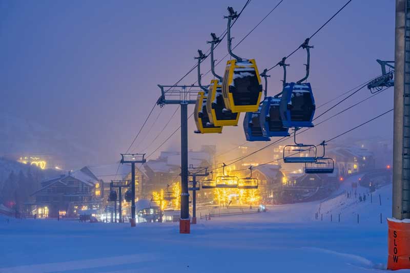 Amura,AmuraWorld,AmuraYachts, El teleférico de Snowmass está listo para recibir a los esquiadores.