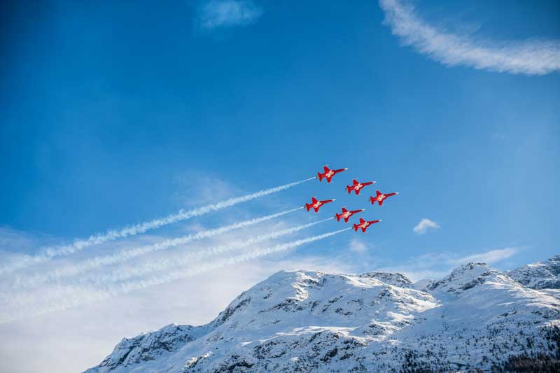 Amura,AmuraWorld,AmuraYachts, Algunos íconos de Bugatti también recorrieron el congelado lago St. Moritz.