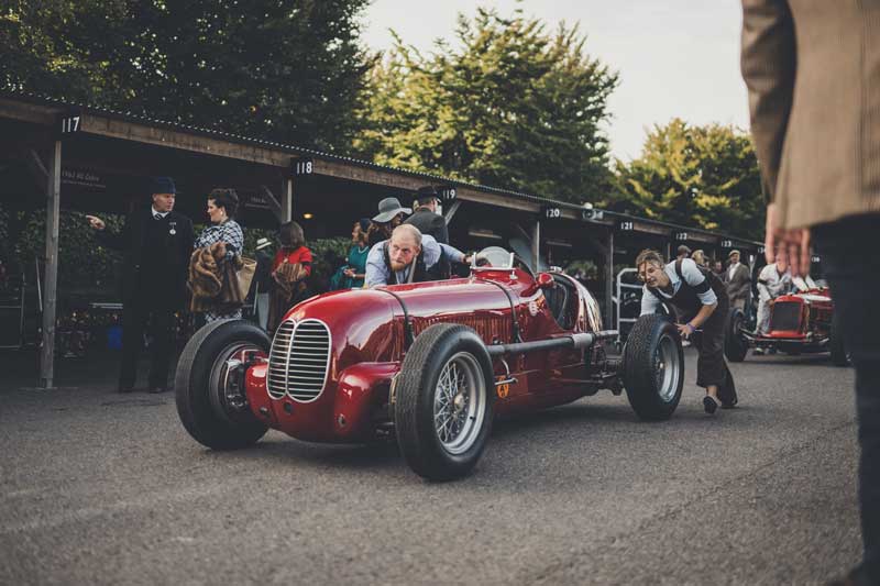 Amura,AmuraWorld,AmuraYachts, Goodwood Revival recrea las carreras de época, respetando la temática de su momento.