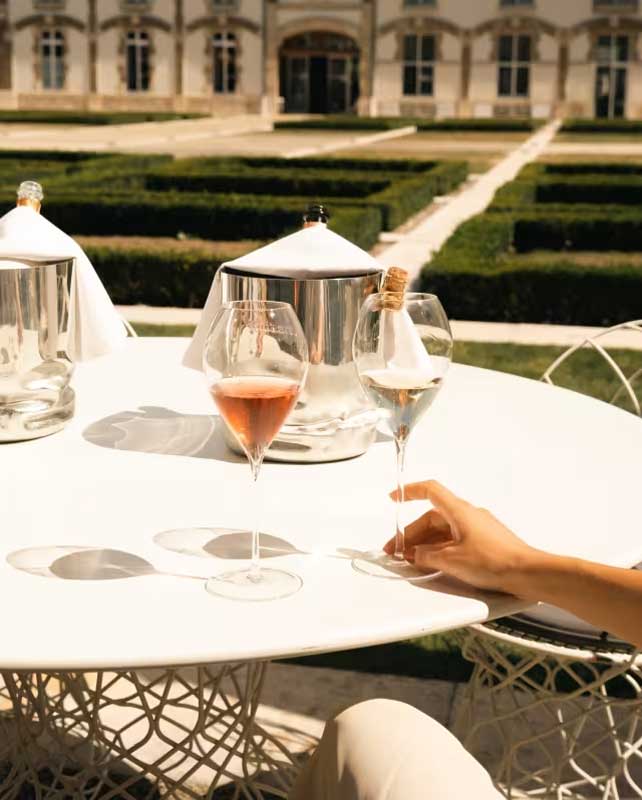 Amura,AmuraWorld,AmuraYachts, Champagne, sede la bebida más lujosa del mundo.