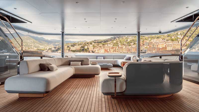 Amura,AmuraWorld,AmuraYachts, Los interiores son del estudio italiano Achille Salvagni Atelier.