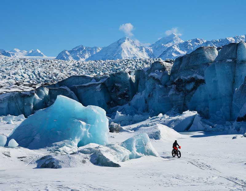 Amura,AmuraWorld,AmuraYachts, En la isla Chichagof puede practicarse el ciclismo.