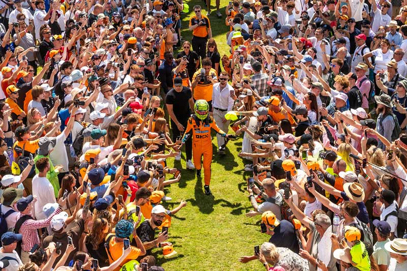 Amura,AmuraWorld,AmuraYachts, El actual campeón de la Fórmula 1, Lando Norris, tuvo un espectacular recibimiento en el Goodwood Festival of Speed.