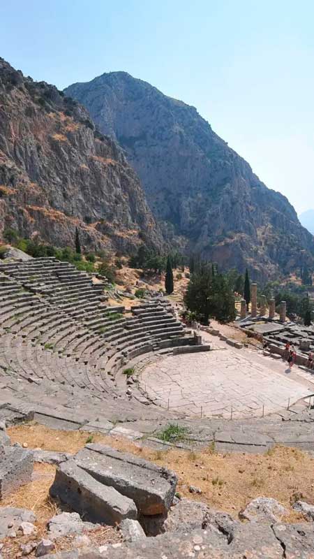 Amura,AmuraWorld,AmuraYachts, Antiguo yacimiento de Delfos, Grecia.