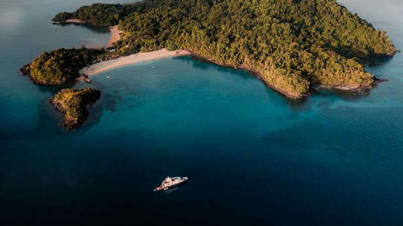 Amura,AmuraWorld,AmuraYachts, Kontiki Wayra surca los mares en Costa Rica.