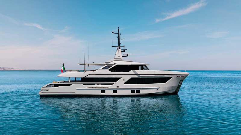 Amura,AmuraWorld,AmuraYachts, RJ 102 Mon <em>Coeur</em><strong>.</strong>