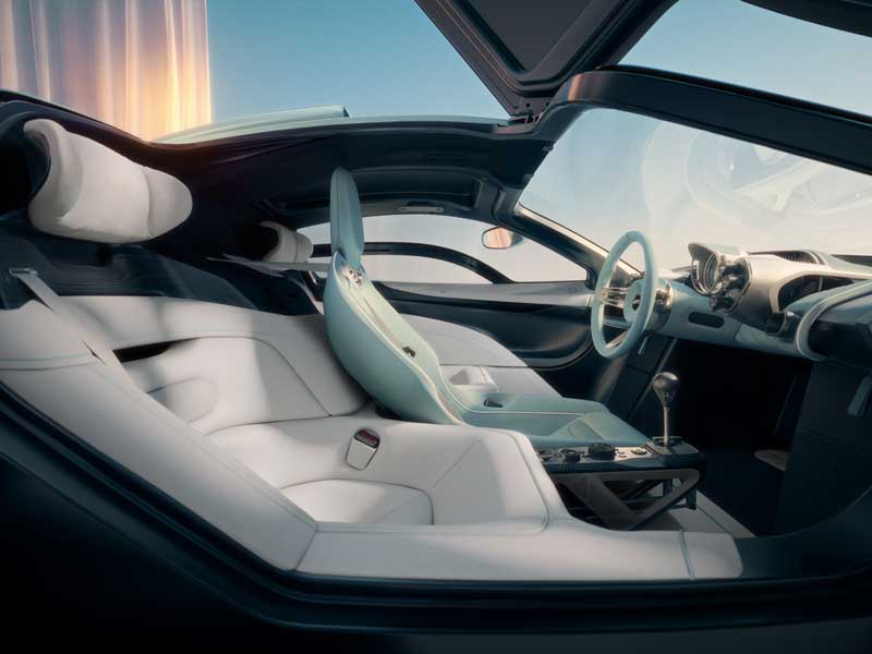 Amura,AmuraWorld,AmuraYachts, Del S1, creado por Gordon Murray Special Vehicles, solamente se fabricarán 64 unidades.