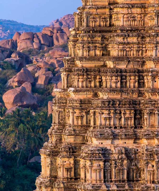 Amura,AmuraWorld,AmuraYachts, Torre principal del Templo de Virupaksha, ubicado en Hampi, Karnataka, India.