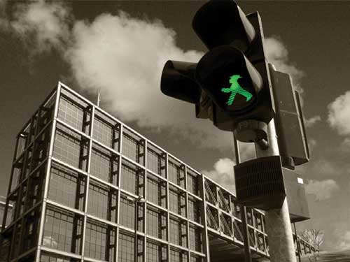 Ampelmännchen o el hombrecillo del semáforo, en Berlín.