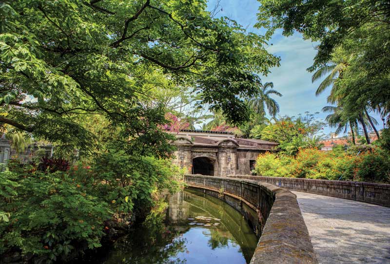 Manila integra un paraíso, una ciudad y una capital histórica del mundo.